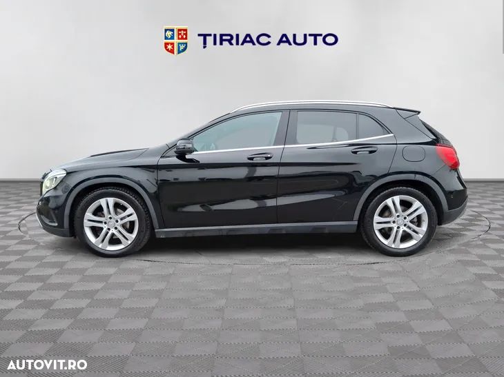 Mercedes-Benz GLA 220 d 4Matic 7G-DCT - 3