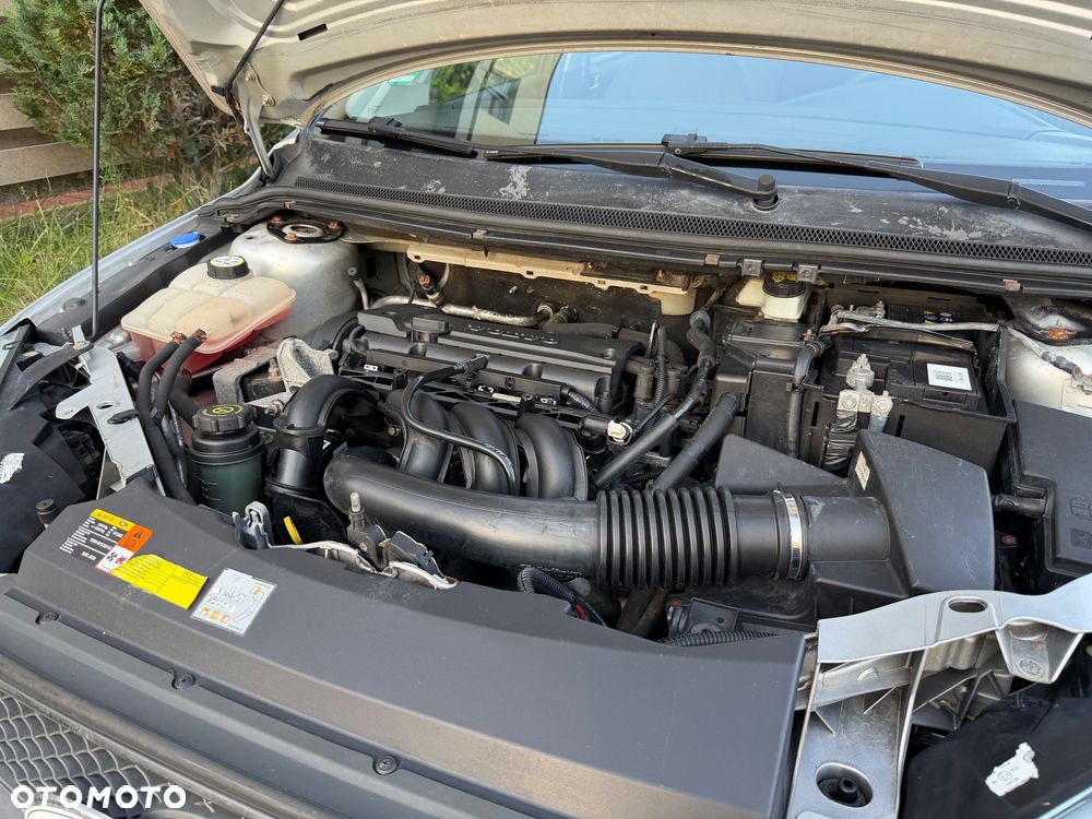 Ford Focus 1.6 16V Trend - 13