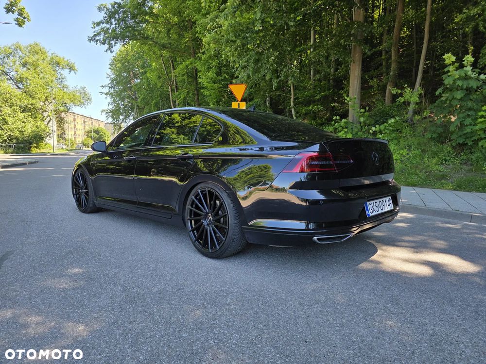 Volkswagen Passat - 12