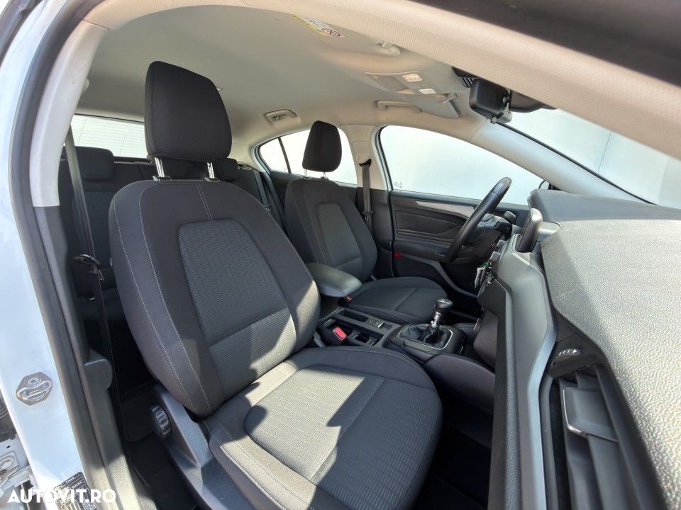 Ford Focus - 13