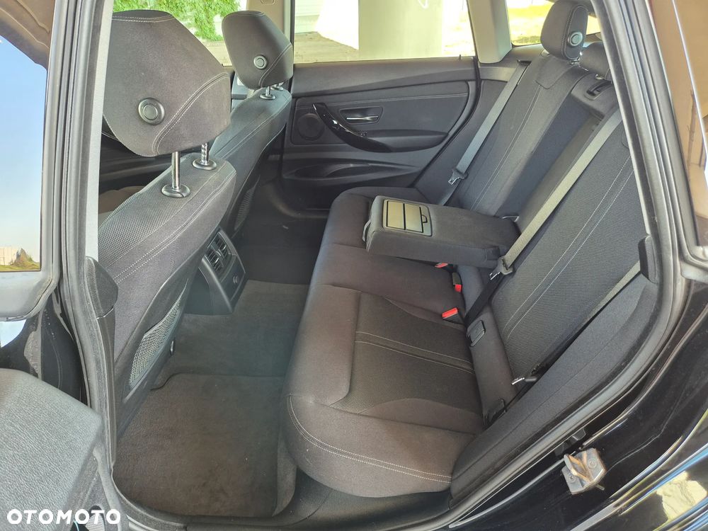 BMW Seria 3 320i GPF xDrive - 9