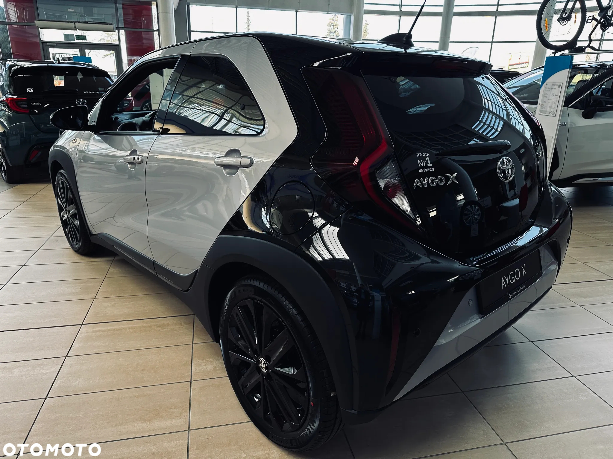 Toyota Aygo X 1.0 VVT-i JBL CVT - 4