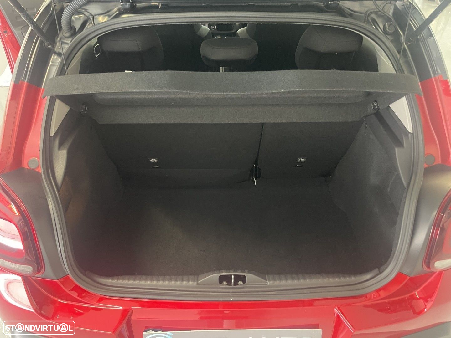 Citroën C3 1.2 PureTech Shine - 37