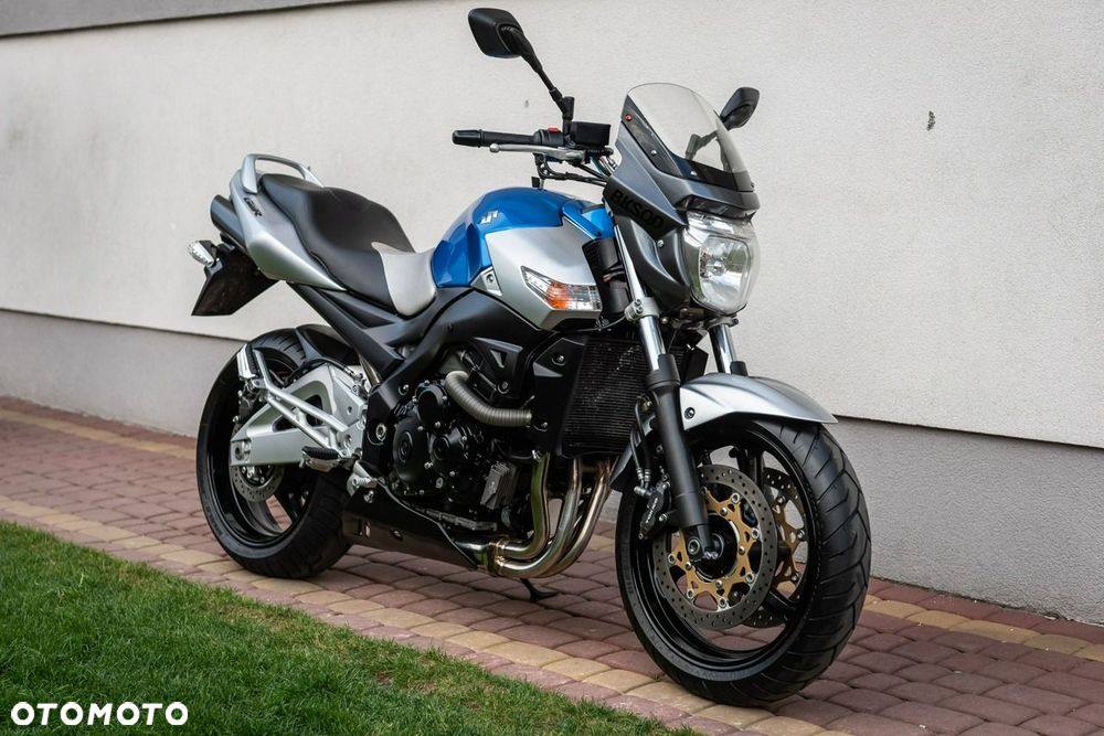 Suzuki GSR - 1