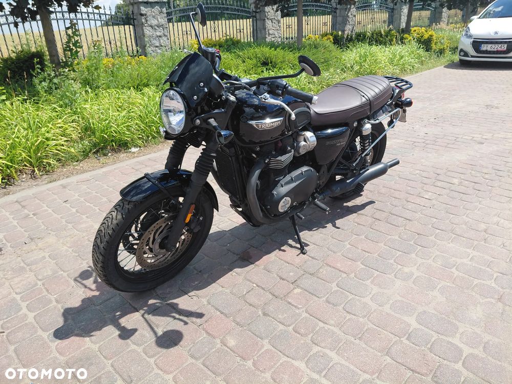 Triumph Bonneville - 1