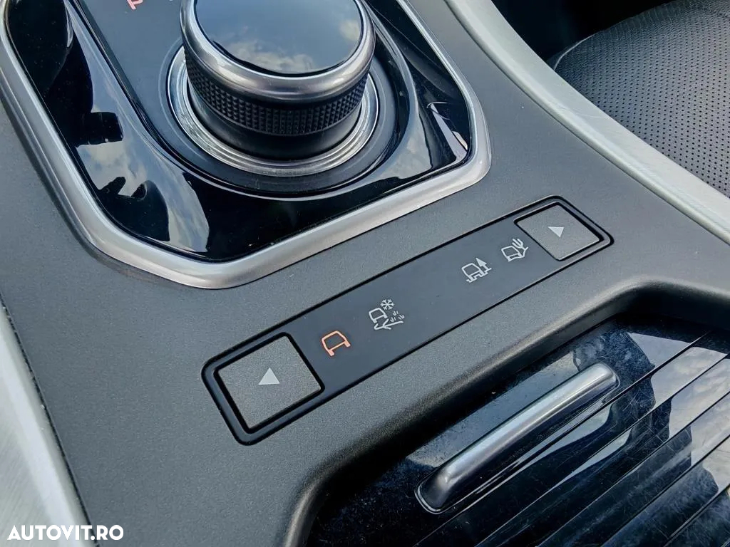 Land Rover Range Rover Evoque - 16