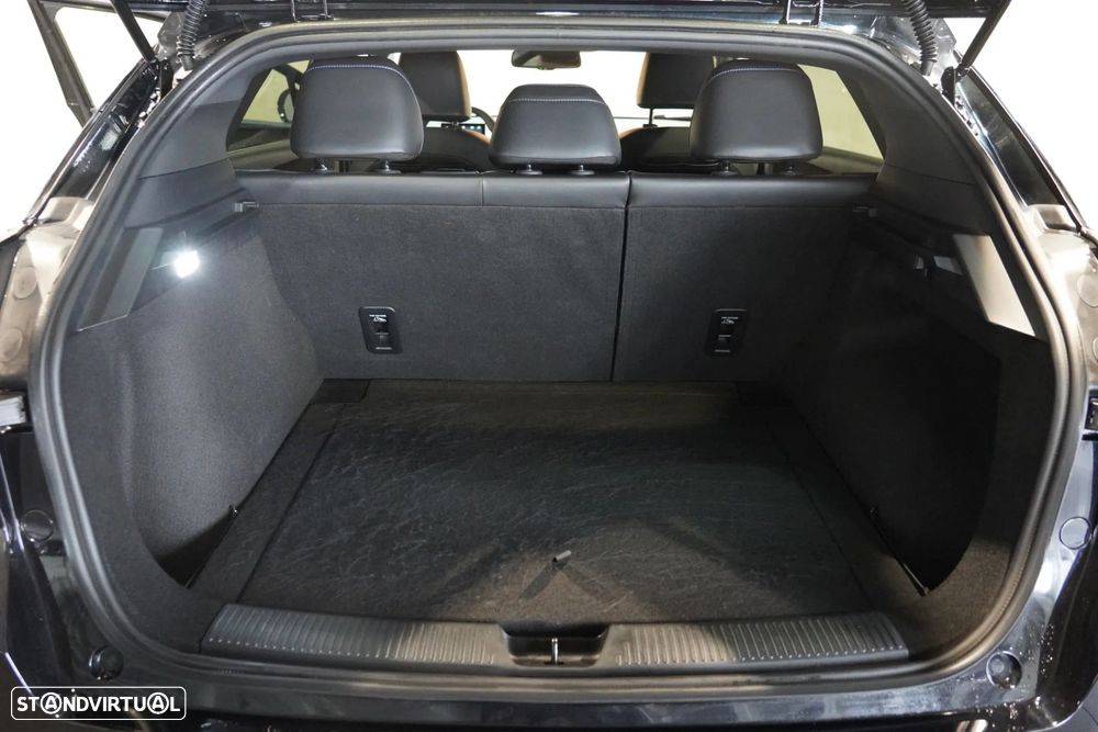 MG MG4 64 kWh Luxury - 34