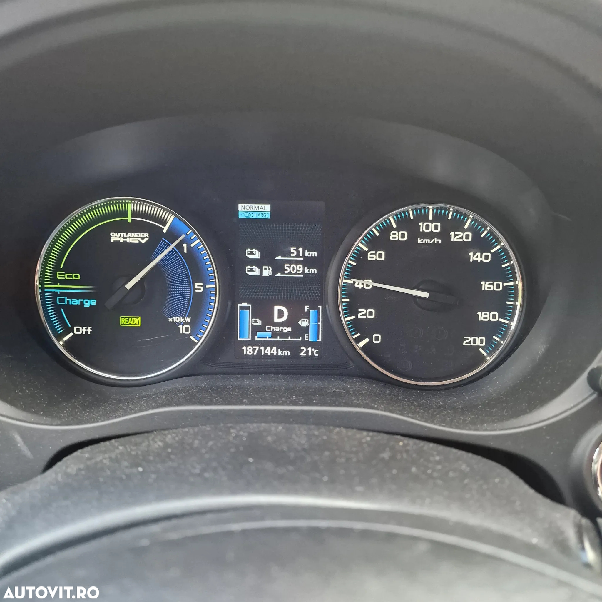 Mitsubishi Outlander PHEV 2.4 L 4X4 Intense - 8