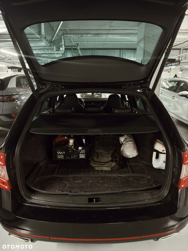 Skoda Octavia 2.0 TDI DSG RS - 20