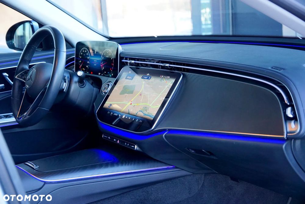 Mercedes-Benz Klasa E 200 4Matic 9G-TRONIC Edition AVANTGARDE - 23