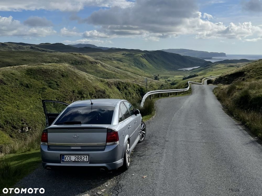Opel Vectra 2.0 T Cosmo - 1