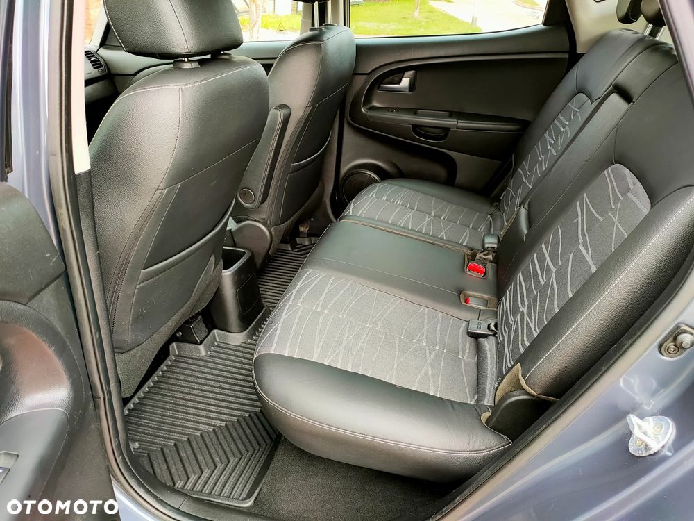 Kia Venga 1.4 CVVT Vision - 14