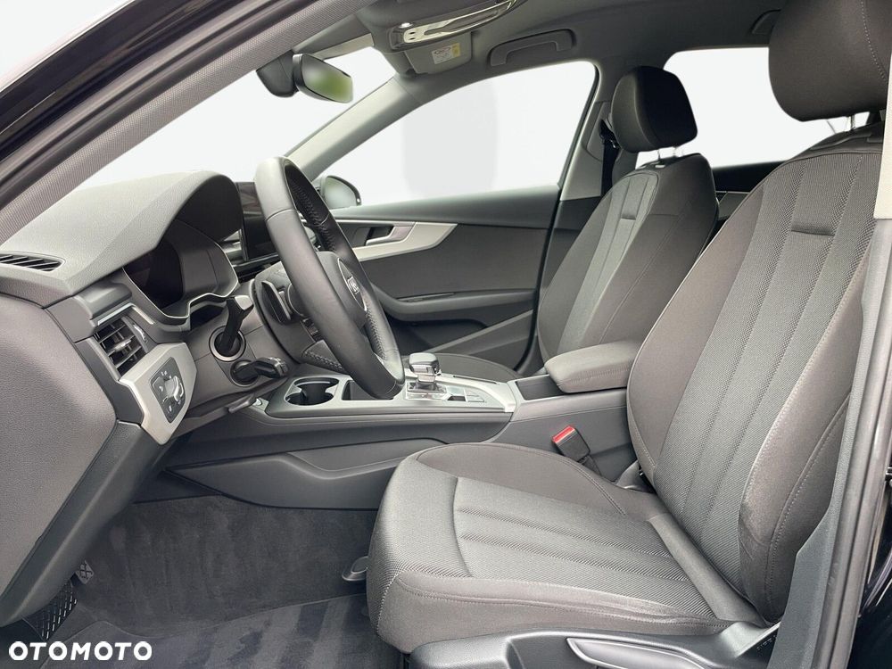 Audi A4 Limousine - 11