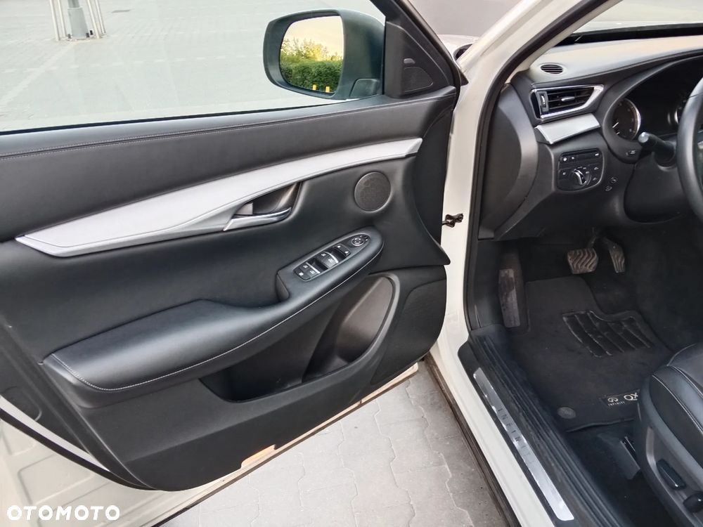 Infiniti QX50 - 25