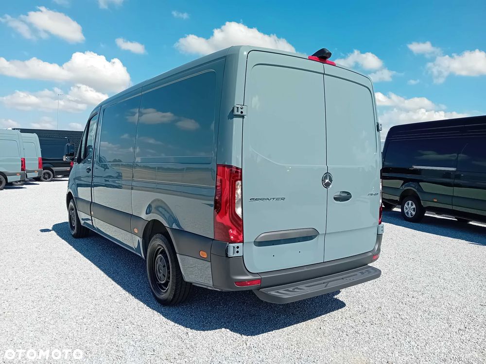 Mercedes-Benz Sprinter - 8