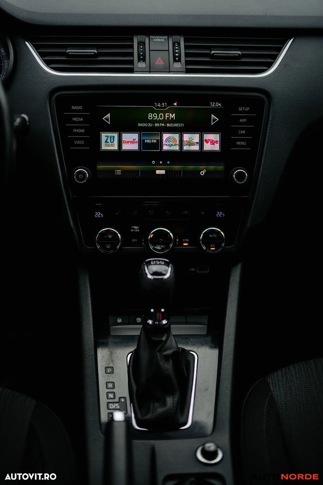 Skoda Octavia 2.0 TDI DSG Ambition - 19