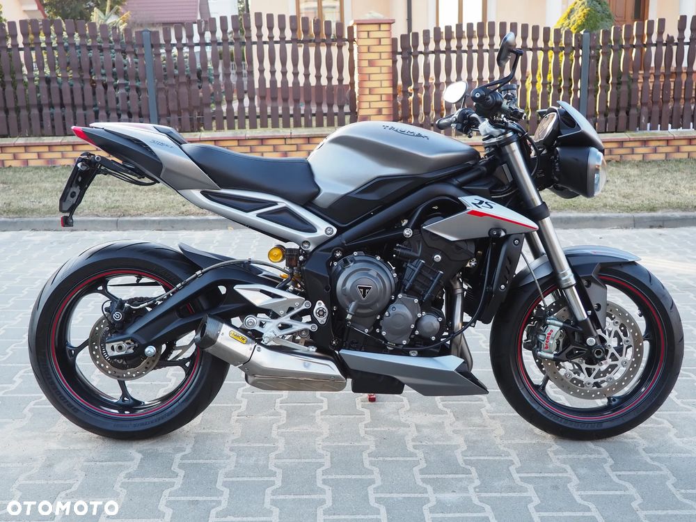 Triumph Street Triple - 15