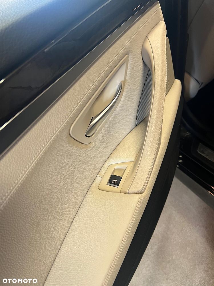 BMW Seria 5 535d Sport-Aut Luxury Line - 15