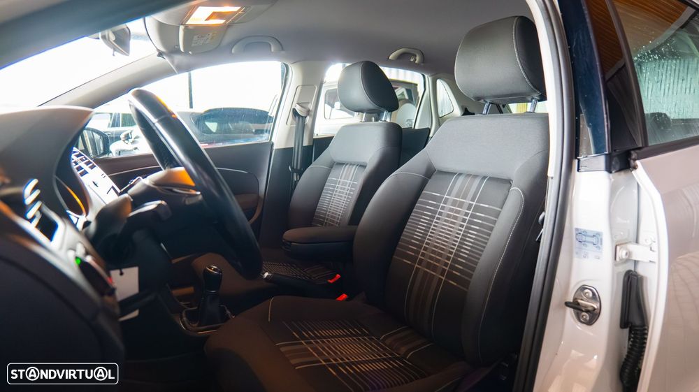 VW Polo 1.4 TDi Lounge - 24