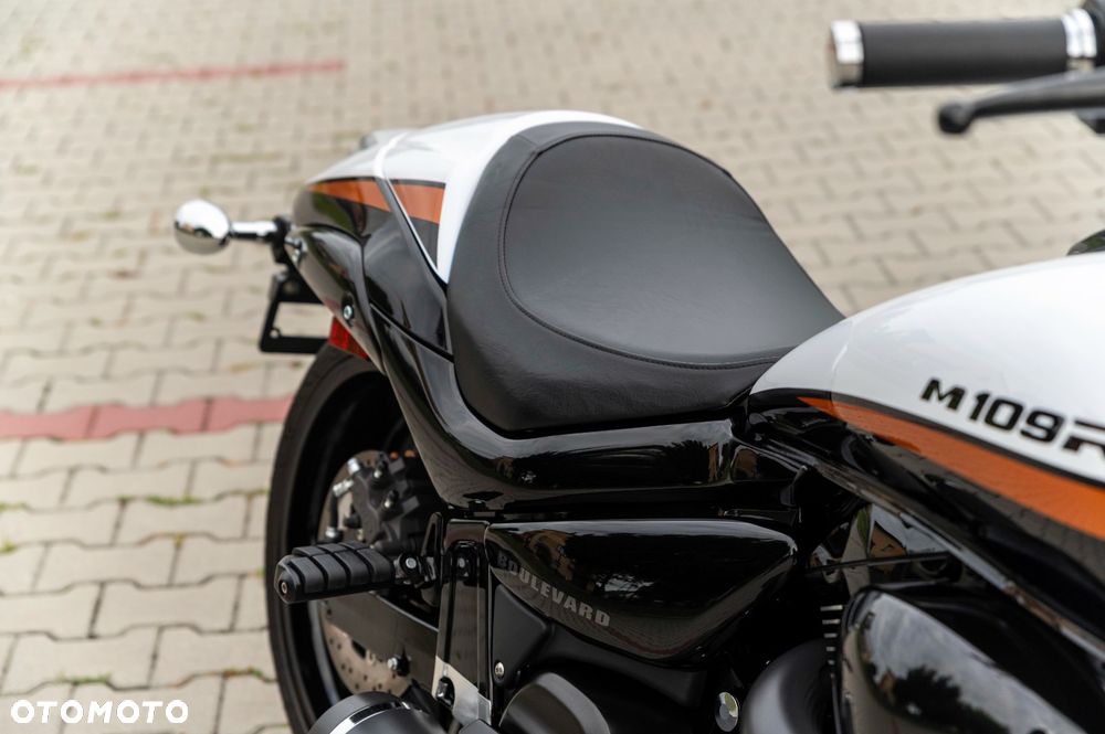 Suzuki Boulevard - 35