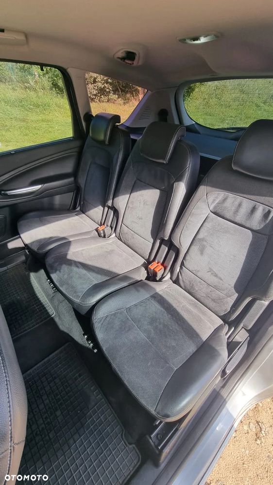 Ford S-Max - 10