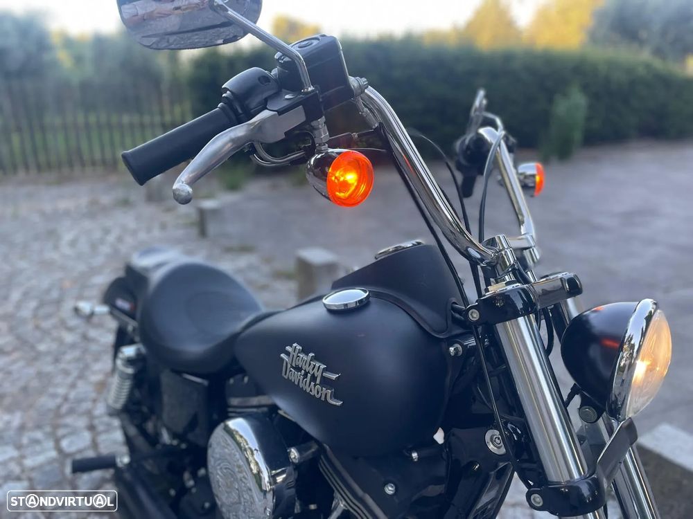 Harley-Davidson Dyna Street Bob - 12