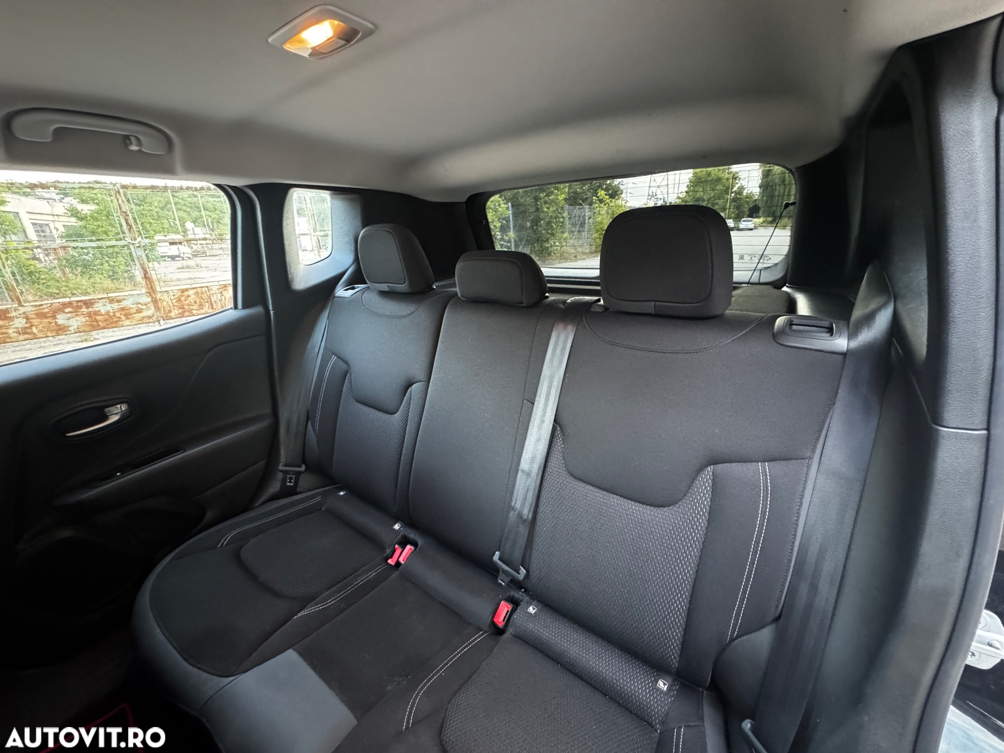 Jeep Renegade - 13