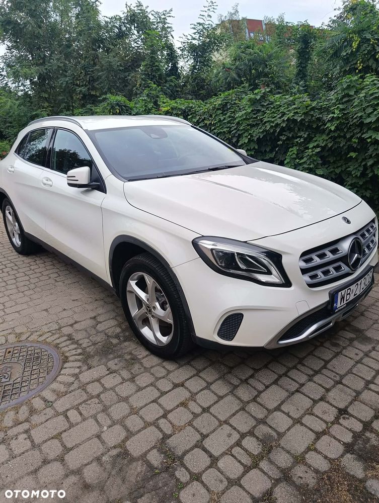 Mercedes-Benz GLA 200 7G-DCT Urban - 3