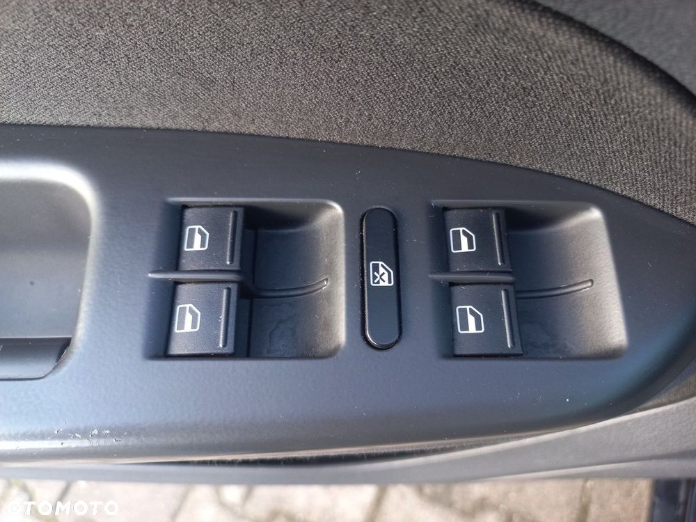 Volkswagen Touran - 14