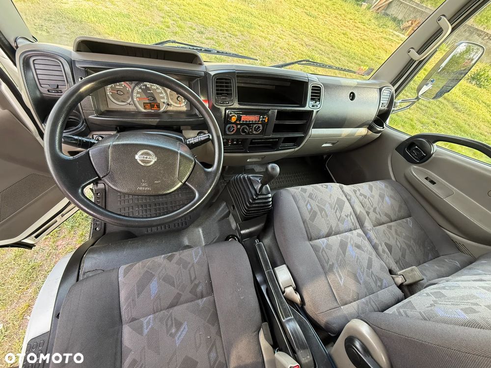 Nissan CABSTAR - 12