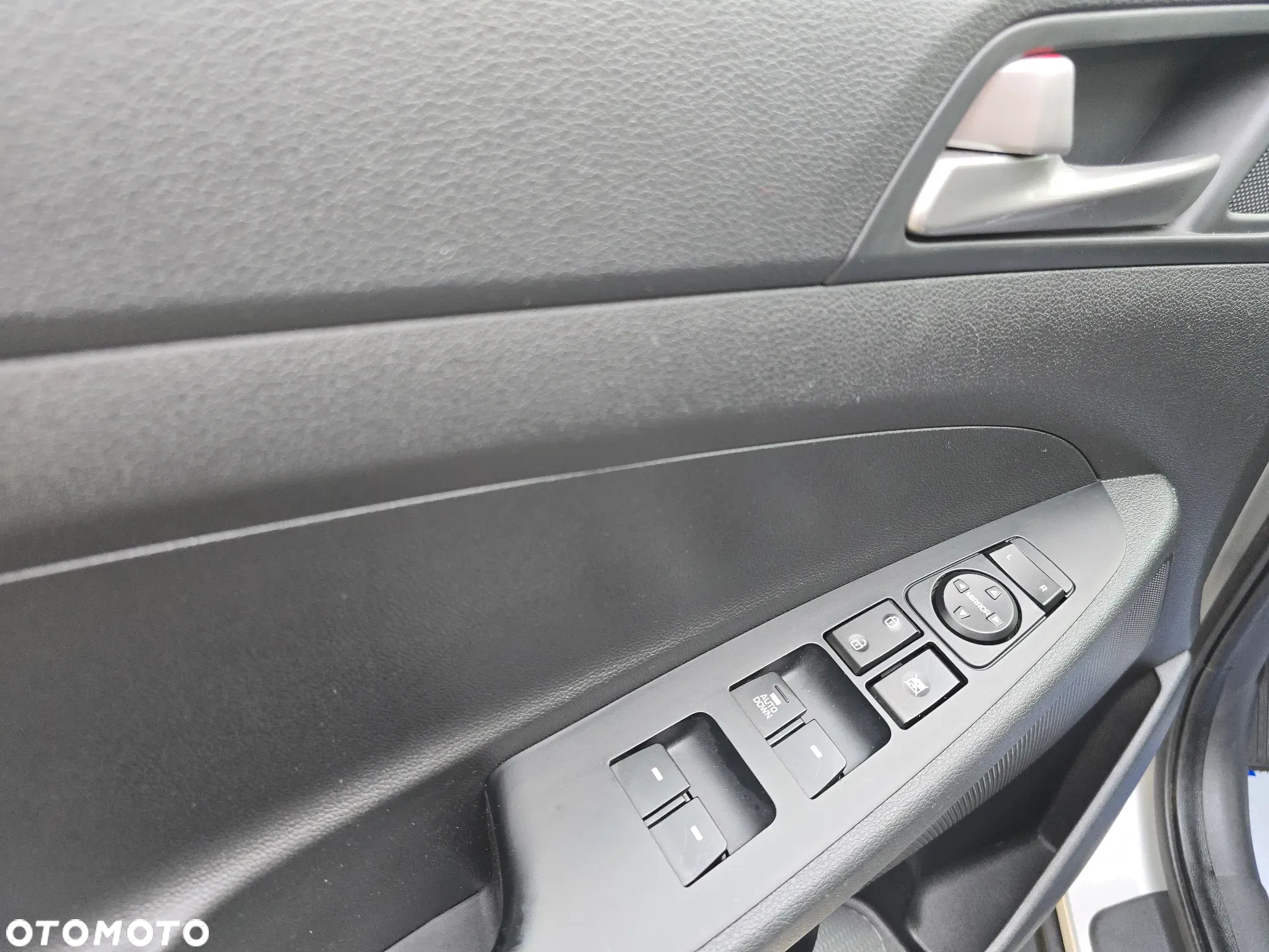 Hyundai Tucson 1.6 GDi 2WD Select - 11