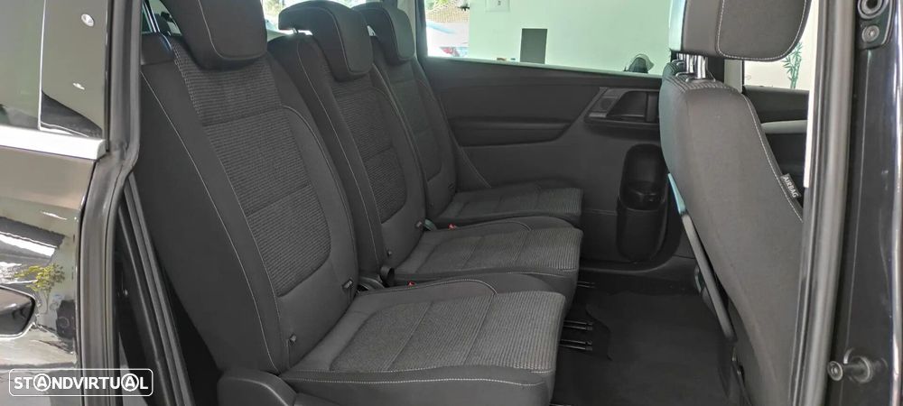 VW Sharan 2.0 TDI Trendline - 23