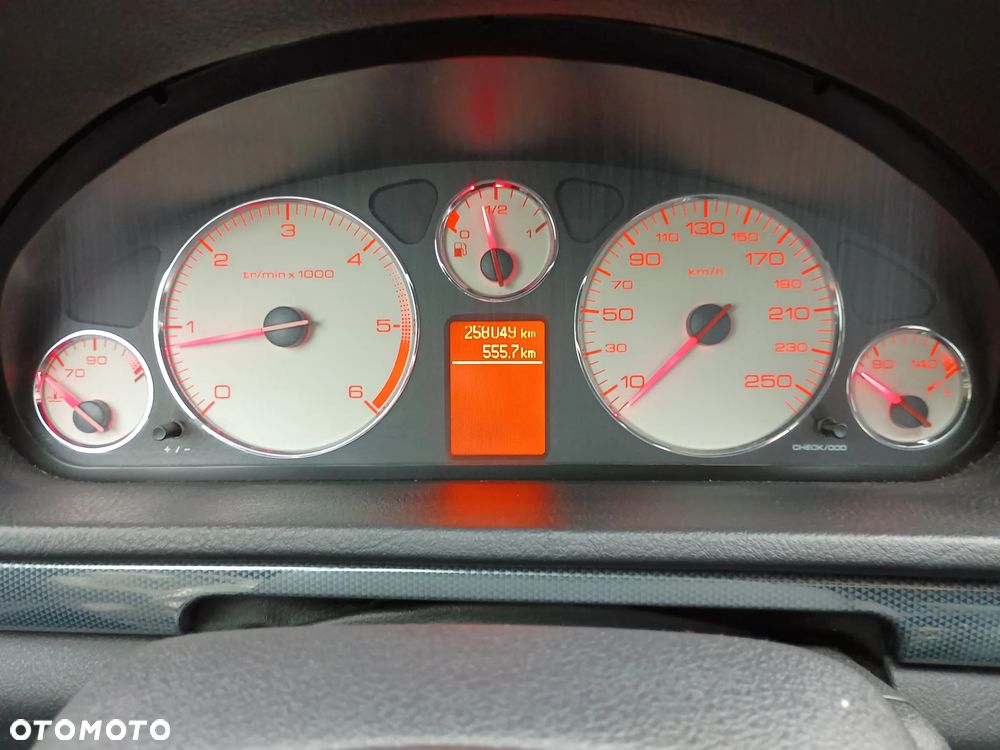 Peugeot 407 - 9