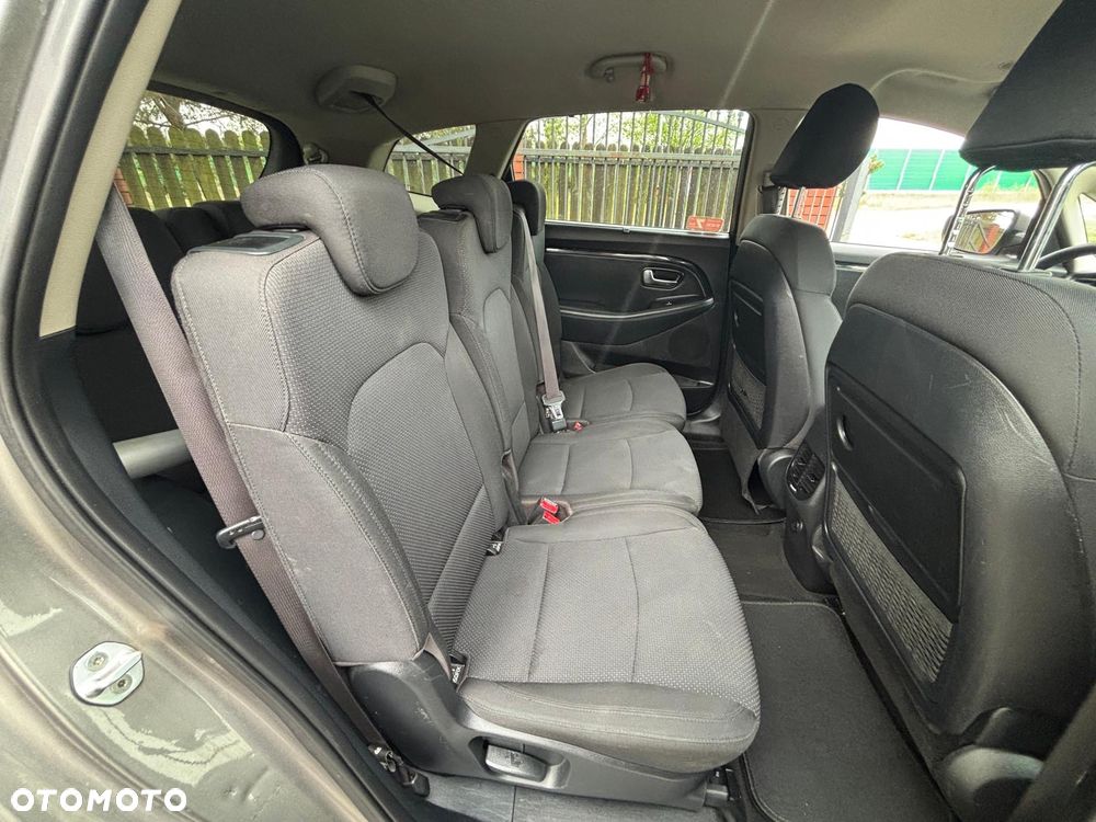 Kia Carens 1.7 CRDi M 7os EU6 - 31
