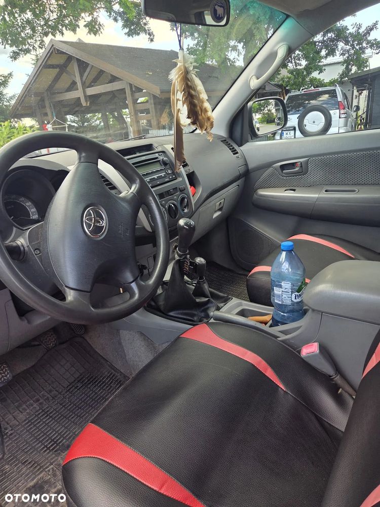 Toyota Hilux 2.5 D-4D DLX - 8