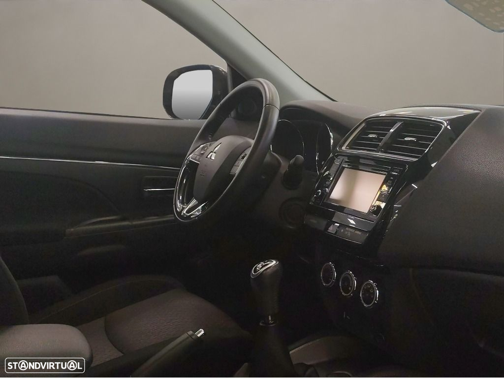 Mitsubishi ASX 1.6 MIVEC Intense Connect Edition - 12