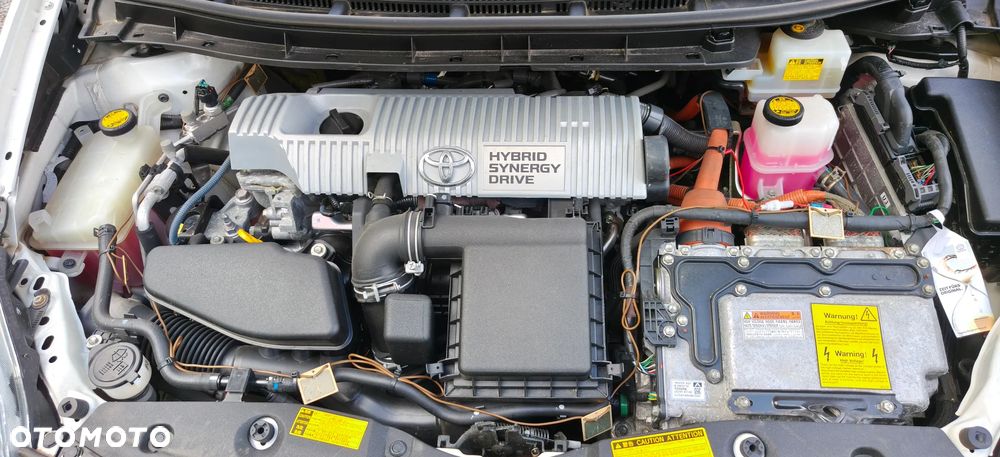Toyota Prius (Hybrid) Executive - 31