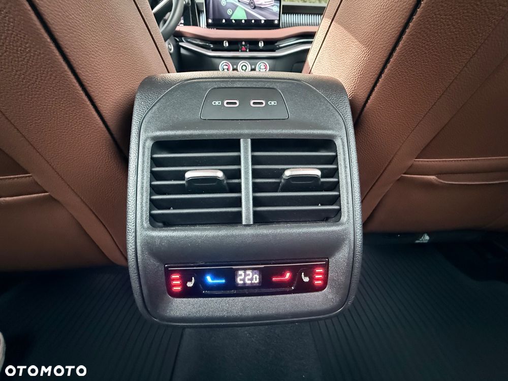 Skoda Superb 2.0 TDI SCR 4x4 L&K DSG - 29