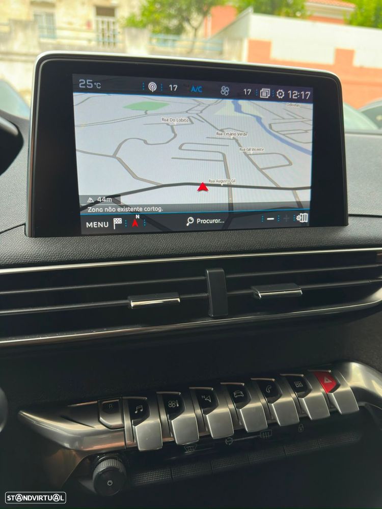 Peugeot 3008 1.5 BlueHDi GT EAT8 — fotografia 17