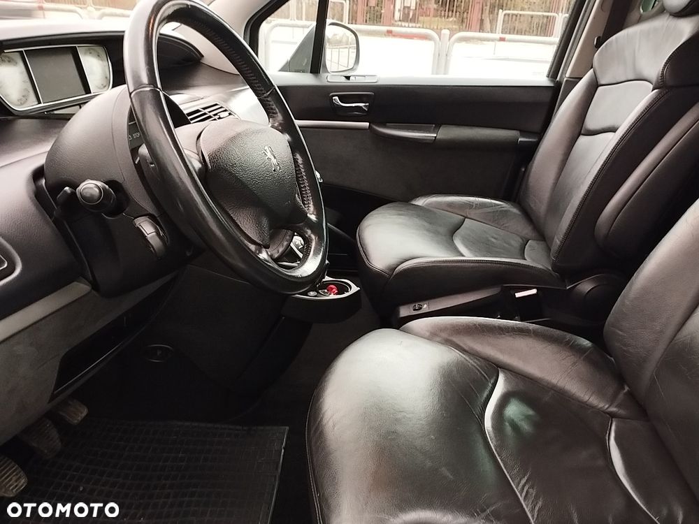 Peugeot 807 HDi 135 Platinum Pullmann - 11