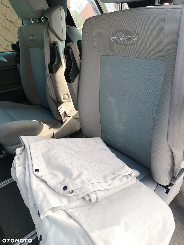 Volkswagen Multivan - 15