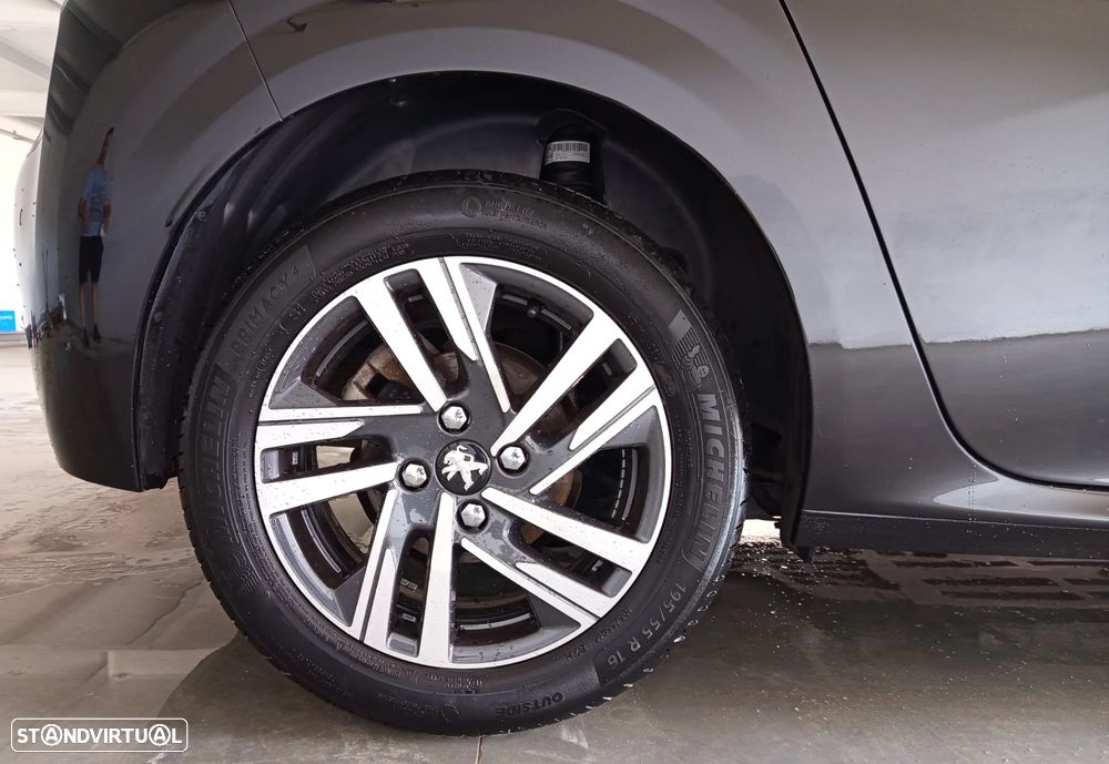 Peugeot 208 1.2 PureTech Active - 8