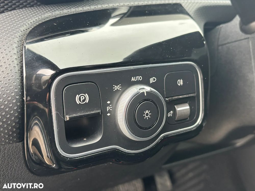 Mercedes-Benz A 180 d 7G-DCT - 25