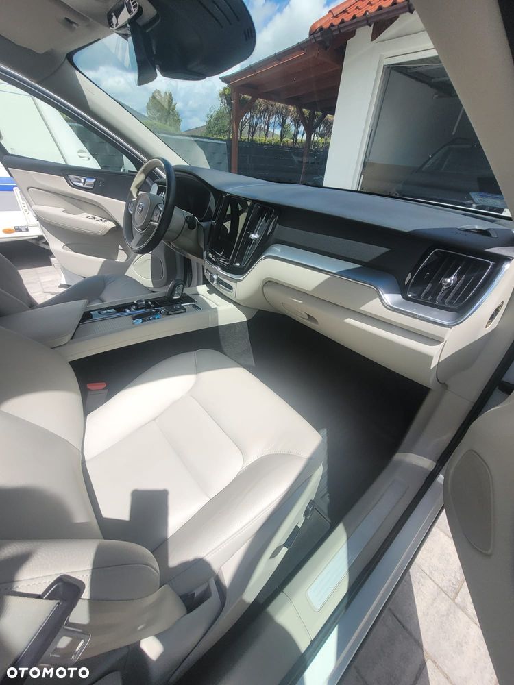 Volvo XC 60 B4 B Momentum Pro - 13