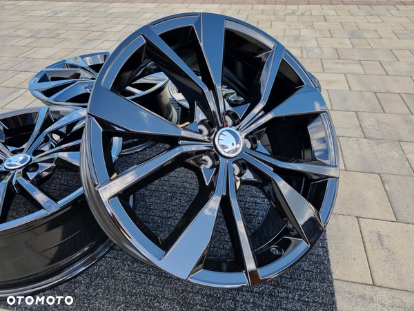 Skoda Kamiq 18 " Felgi aluminiowe nowe 5x100 Rapid Fabia Czarne