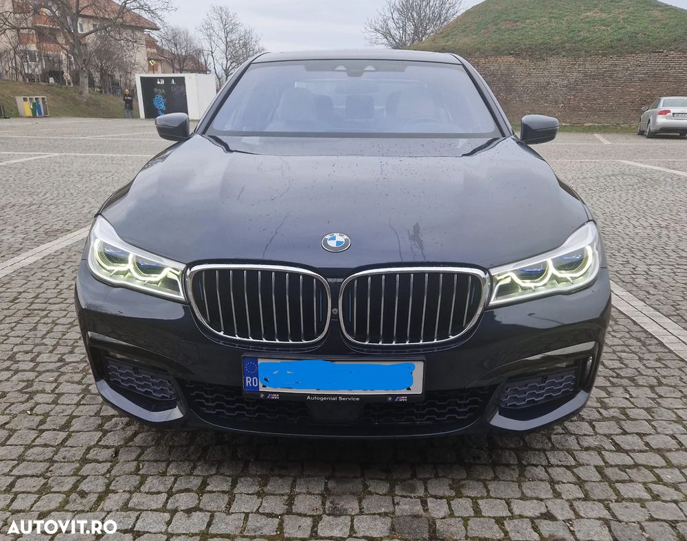 BMW Seria 7 740e iPerformance - 28