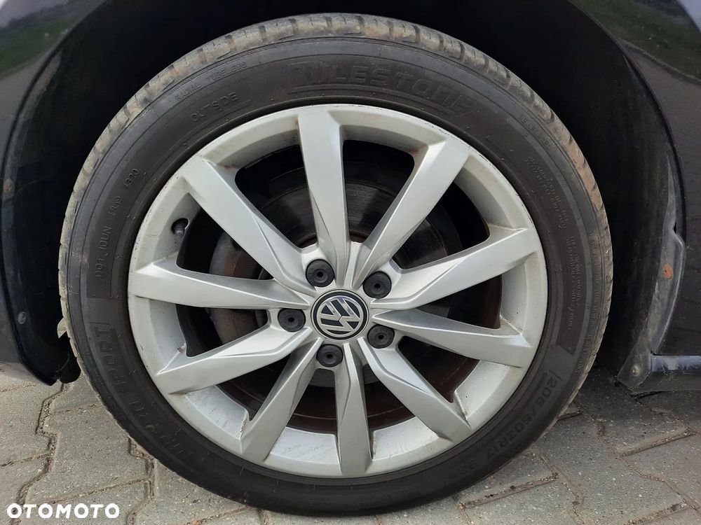 Volkswagen Golf 1.6 TDI DPF Comfortline - 11