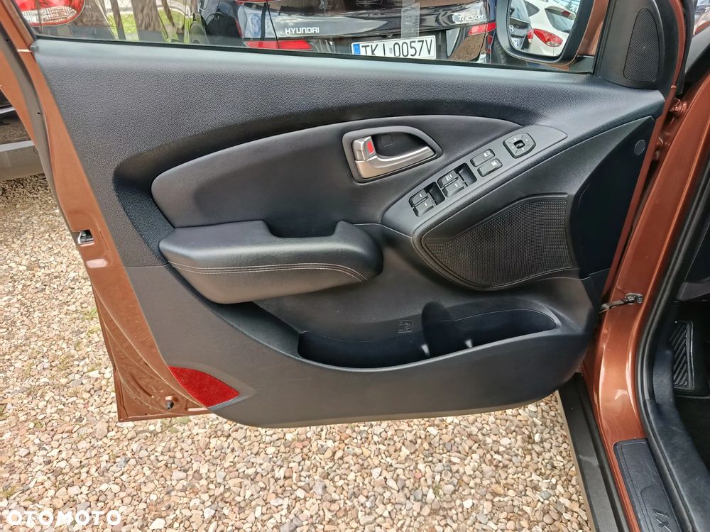 Hyundai ix35 blue 1.6 2WD Finale Silver - 24