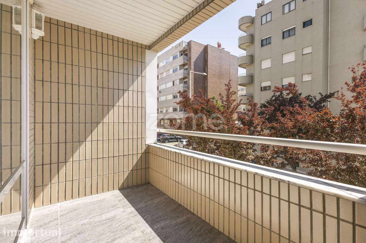 T3 com Duas Varandas e Garagem Box em Águas Santas - Grande imagem: 5/40