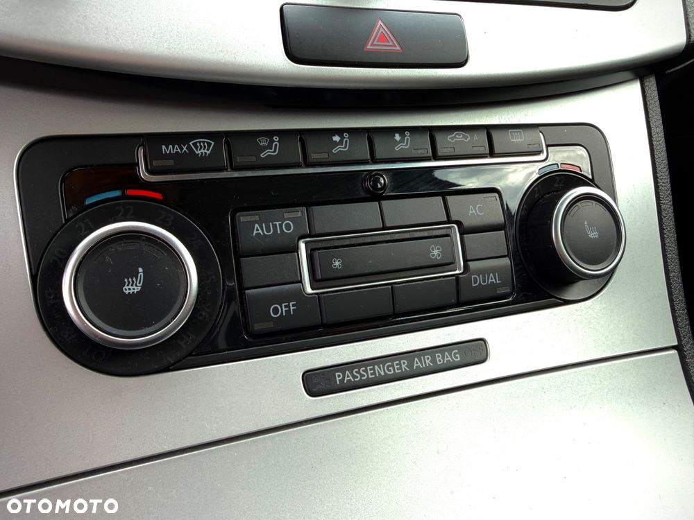 Volkswagen Passat 1.6 TDI DPF BlueMot Trendline - 14